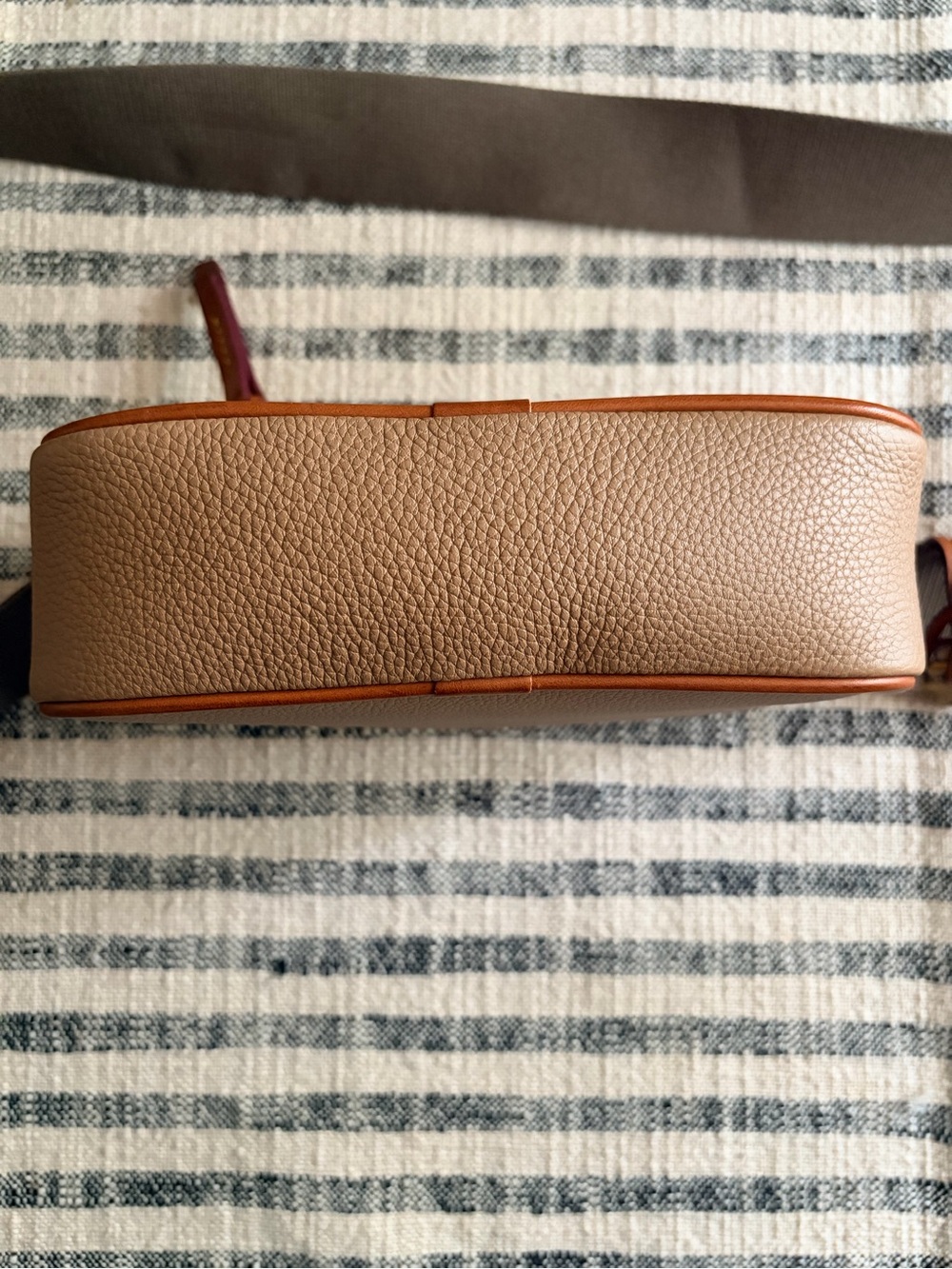 Dooney & Bourke All Weather Camera Bag - Pebble Leather - Picture 5 of 8
